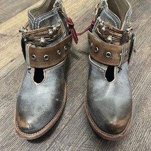 Freebird Saloon Stone Multi like new